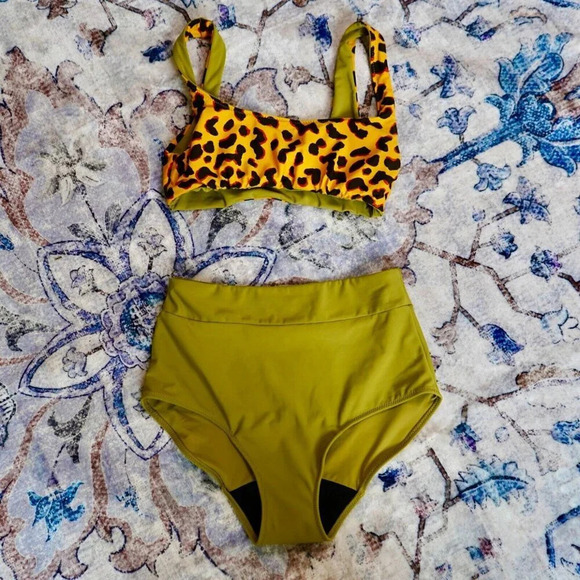 Modibodi Swimwear Reversible Crop Top and Hi-Waist Bikini Brief Light-Moderate S - Picture 3 of 8